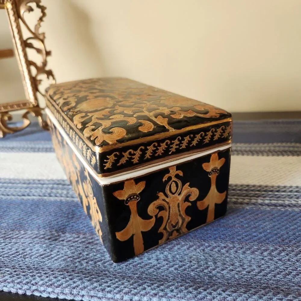 Vintage Heavy Oriental Accent Ceramic Trinket Box Black/Gold Rocco Chinoiserie